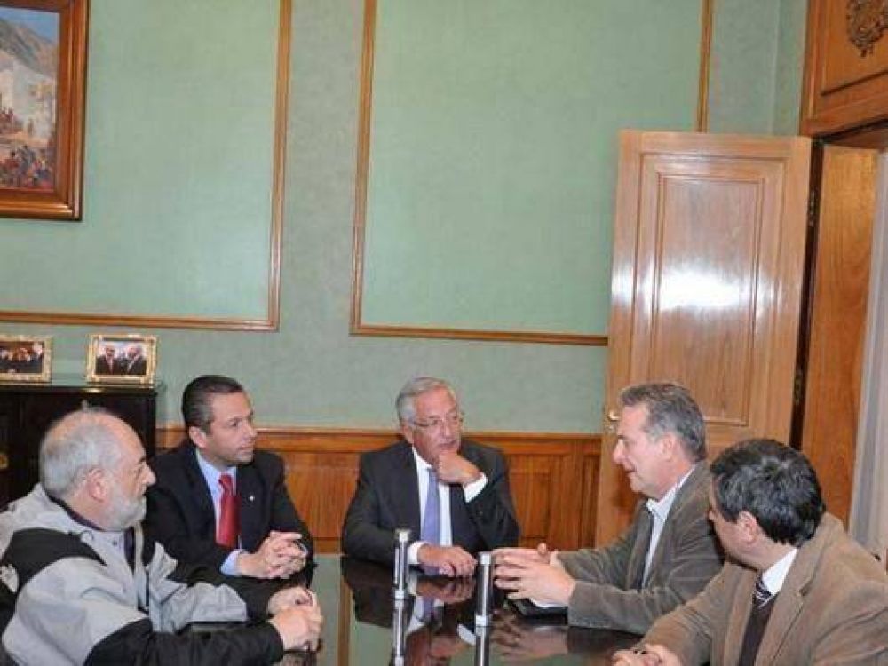  Fellner: "no s�lo queremos explotar los recursos minerales sino tambi�n industrializarlos en la provincia"