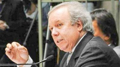 Peralta sugiri� renuncias a quienes no comulguen con �l