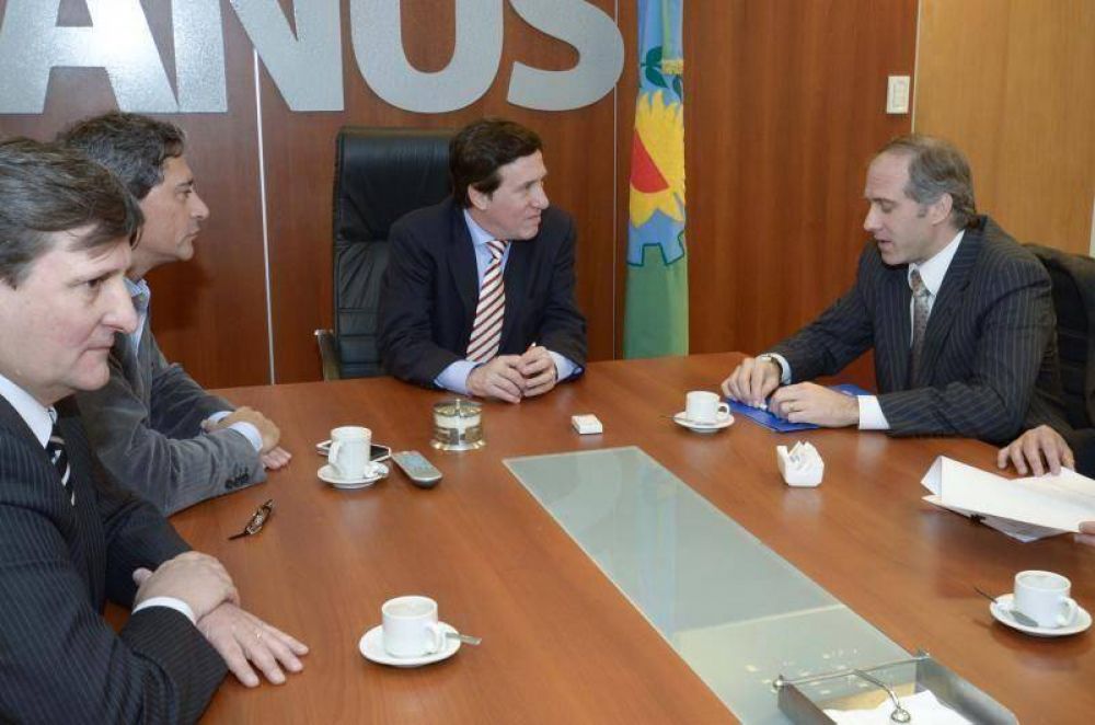 D�AZ P�REZ FIRM� UN CONVENIO CON LA EMPRESA NEC PARA INSTALAR M�S C�MARAS DE SEGURIDAD