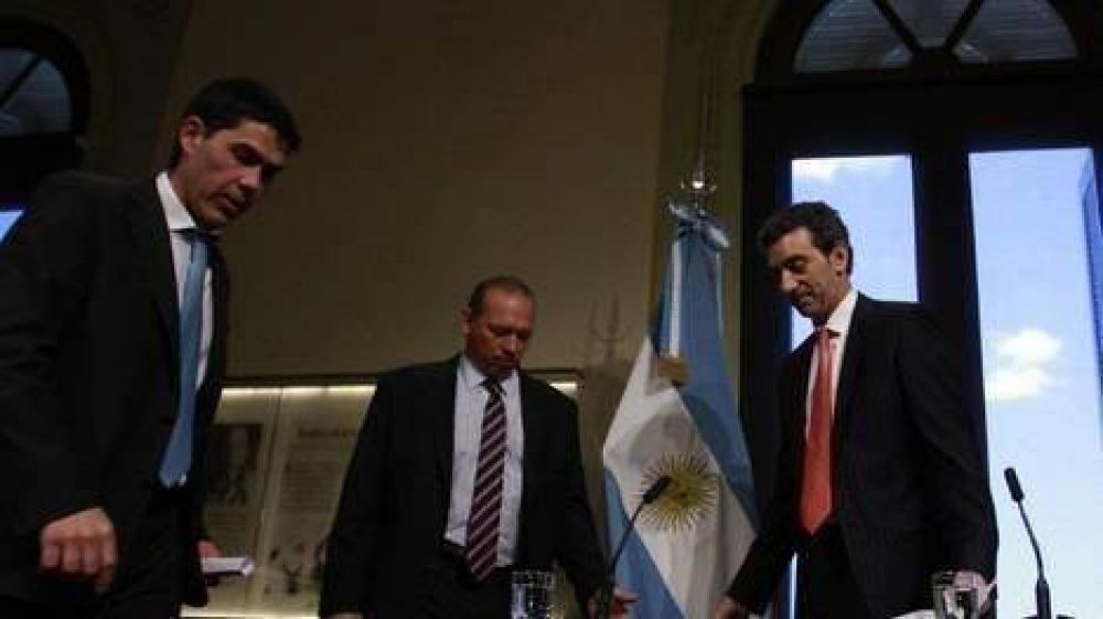 Pondr�n gendarmes para vigilar el Mitre y el Sarmiento