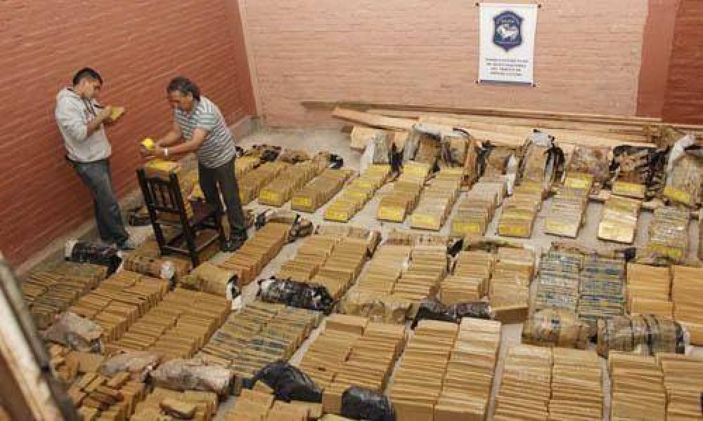 Queman 1.300 kilos de droga incautados en Pilar