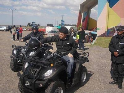 Vicente Lopez: Jorge Macri festej� la primavera y present� veh�culos de seguridad