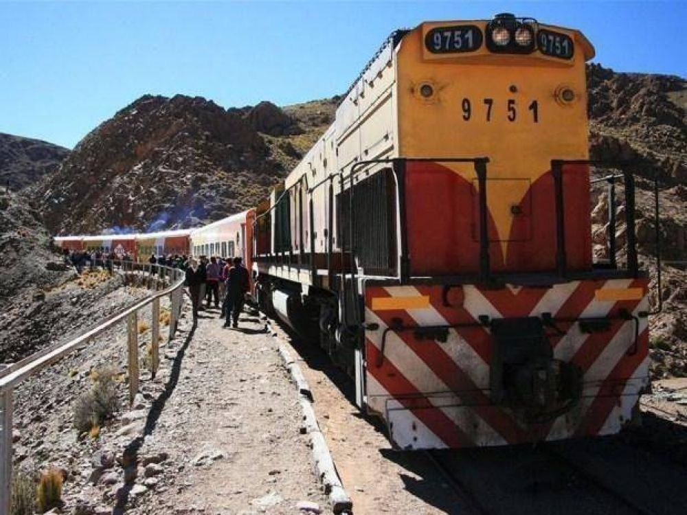 El Tren a las Nubes se qued� en la Puna con 483 pasajeros