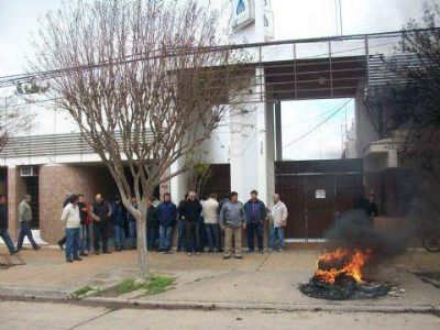 Contin�a el paro en Coospral
