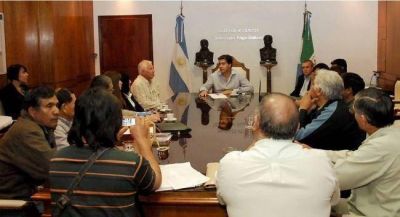 El Gobernador recibi� a representantes de la comunidad Wichi por el conflicto de El Sauzalito