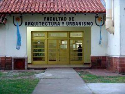 Estudiantes de Arquitectura repudian represi�n