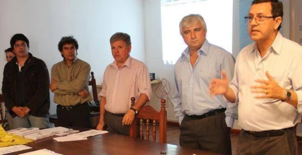 Amplio operativo de asistencia social con inauguraci�n de obras en el extremo oeste