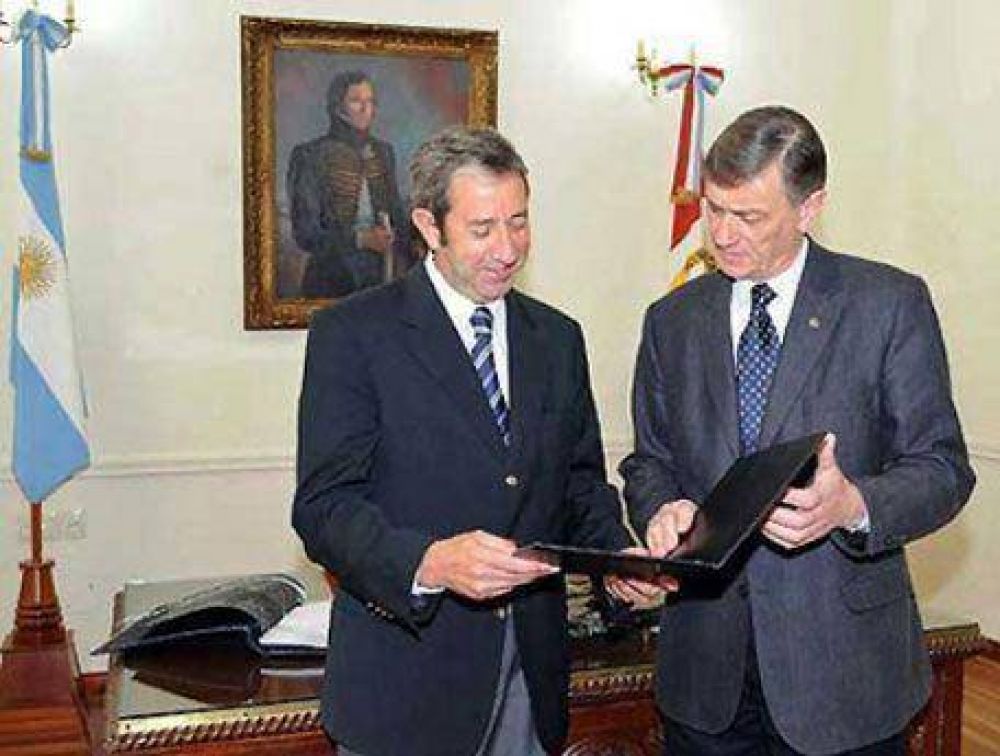 ANTE EL anuncio sorpresivo del gobierno nacional: Binner y Cobos coinciden en no adelantar las legislativas