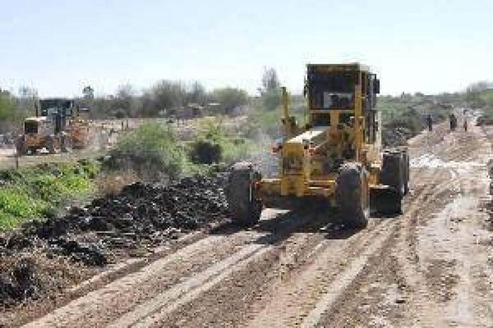 La comuna capitalina contin�a la limpieza del desag�e pluvial sur