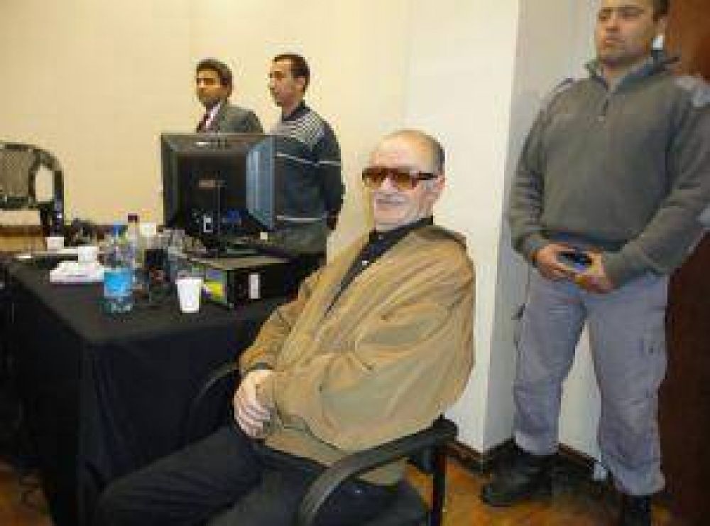 Musa Azar se neg� a ser llevado al Regional