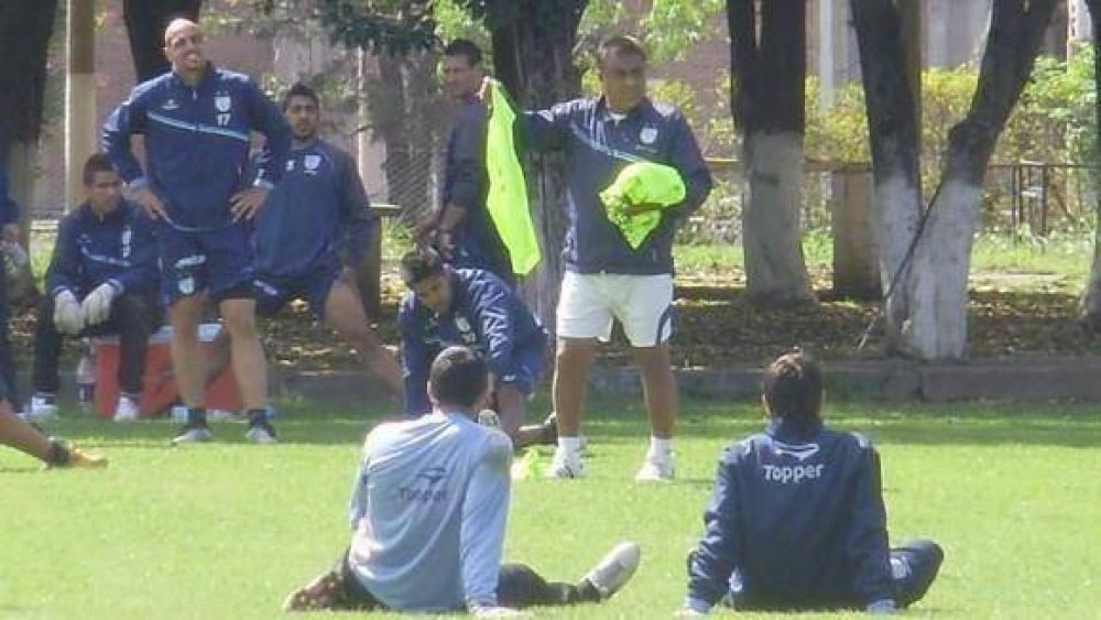  Atl�tico buscar� darle otro golpe a un Central herido