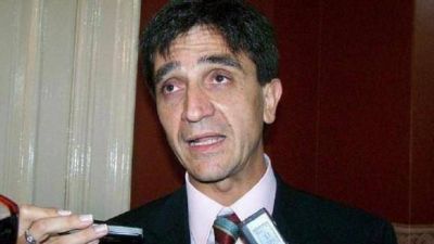  Opositores apuntan a Yedlin por la falta de insumos en hospitales