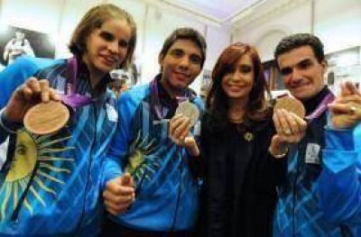 La Presidenta recibió a deportistas Paraolímpicos: prometió que seguirá brindando su apoyo