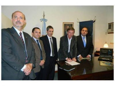 La AFIP entreg� 20 notebooks a la Municipalidad de Gualeguaych�