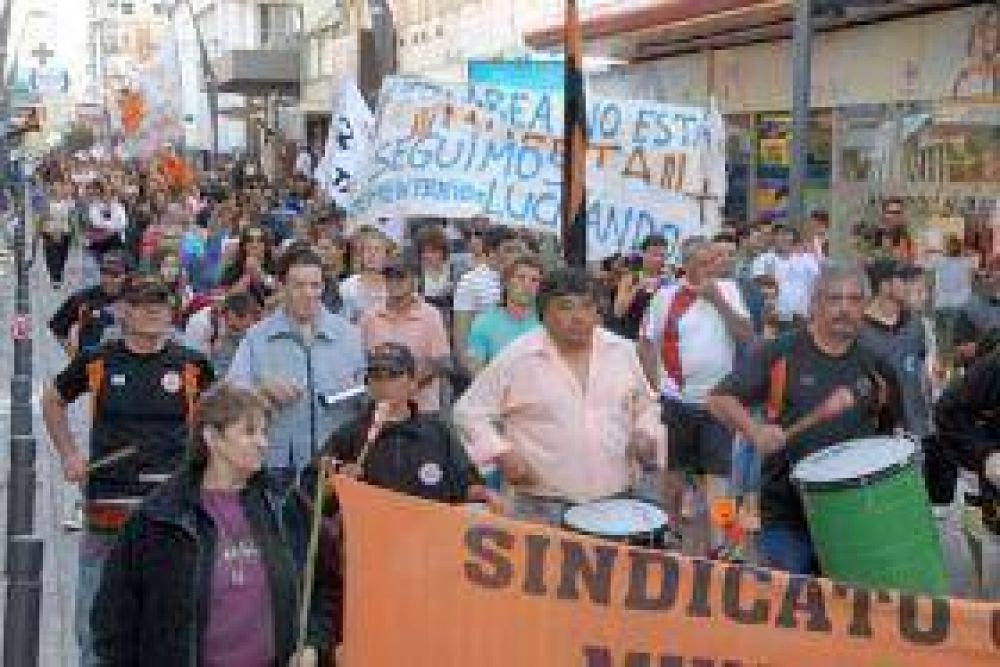 Municipales anunciaron un paro general para la semana pr�xima