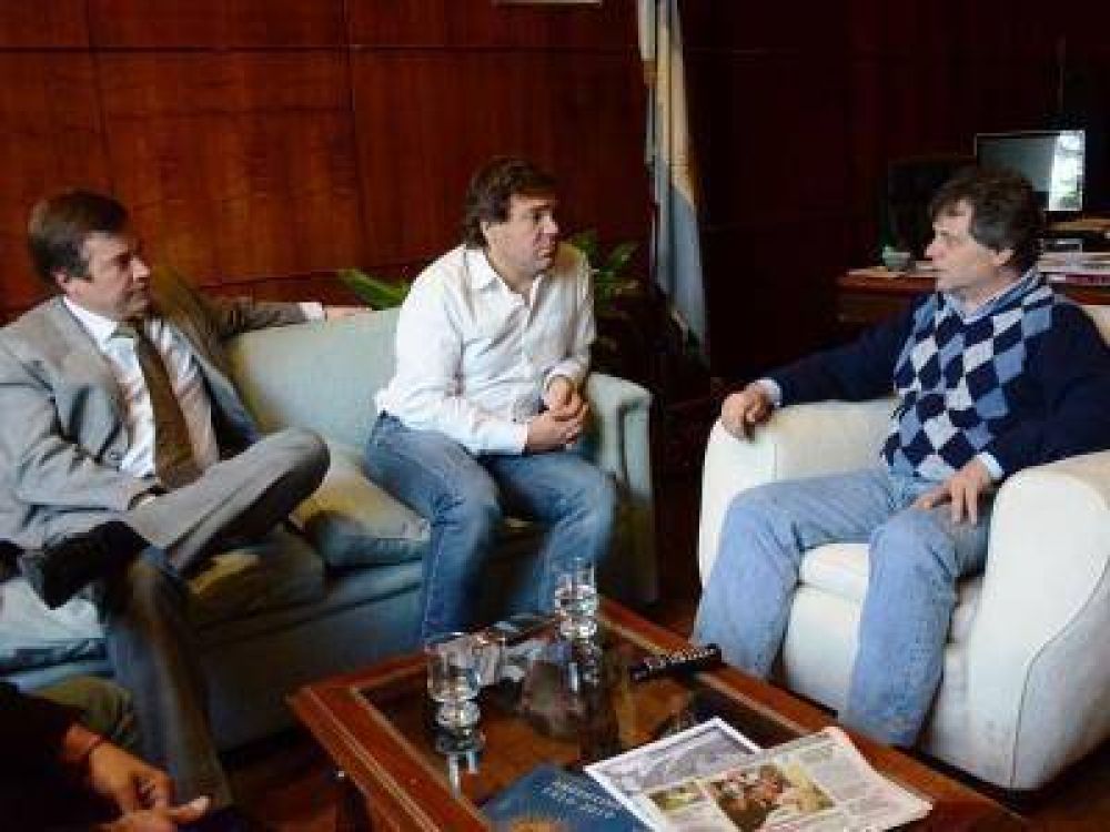 DESIGNAN COMO PRESIDENTE DEL CONSORCIO PORTUARIO A MAT�AS MACHINANDIARENA