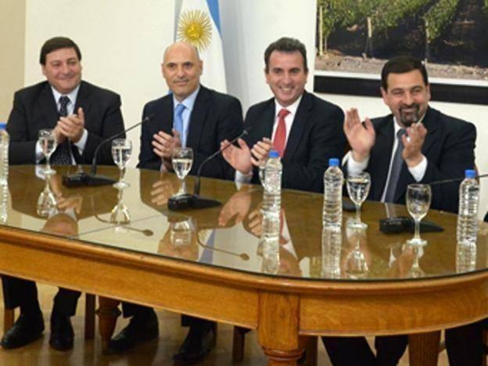 Traspasaron deudas de adjudicatarios del Banco Hipotecario al IPV