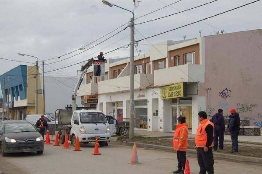 El Municipio retom� el tendido de la red de fibra �ptica 