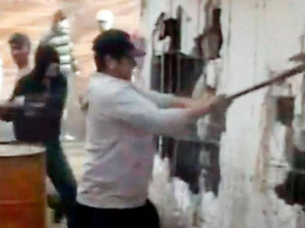 La furia de un barrio tras el crimen de un pibe frente a un quiosco de drogas