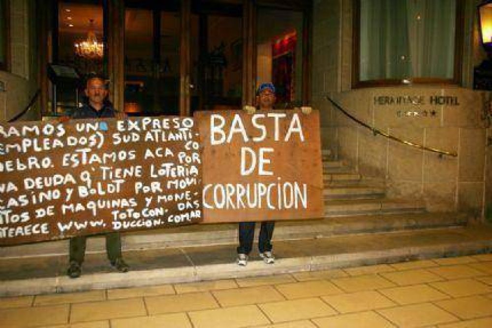  �Toto, el regreso��.Camioneros volvieron a la protesta ante el Hermitage