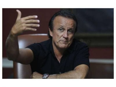 "El socialismo sum� 12 mil �oquis en el gobierno provincial"