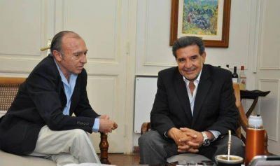 El Gobernador recibi� al ex intendente Agost Carre�o
