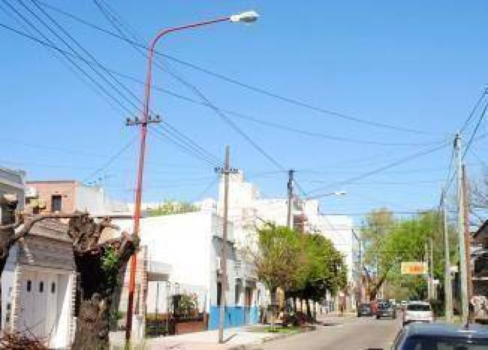 El Municipio avanza con obras de luminarias en Quilmes Oeste