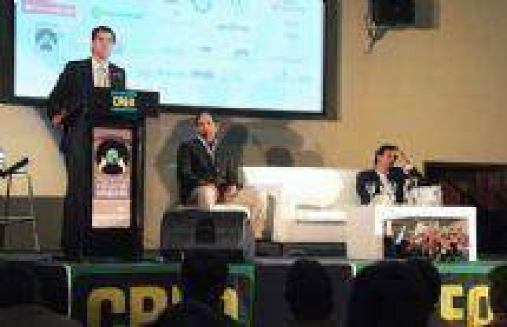 Urtubey cerr� con �xito el IX Congreso Regional CREA NOA
