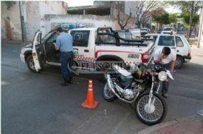 Muri� nene de 3 a�os que era llevado por su padre en moto