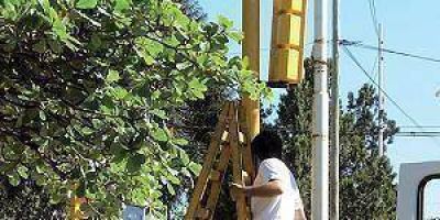  Se ejecutan mantenimientos de los sem�foros en la ciudad
