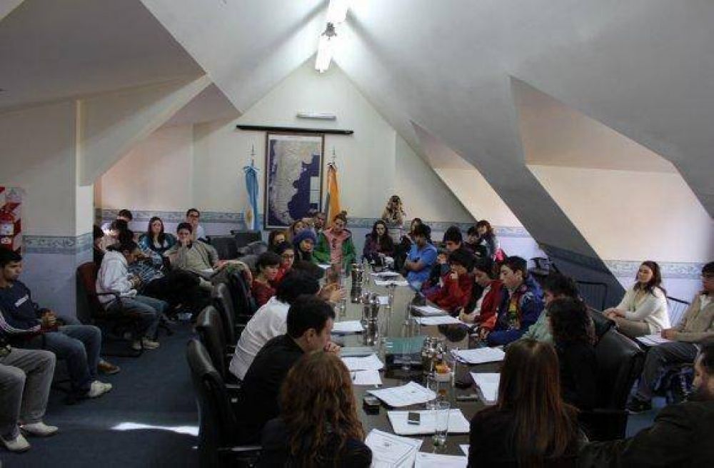 Los j�venes en el centro del debate