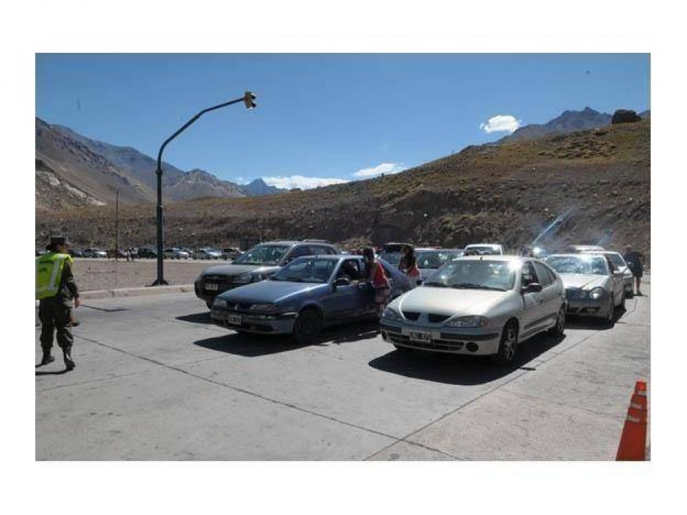 Pese al cepo del d�lar, comprar en Chile contin�a siendo m�s barato