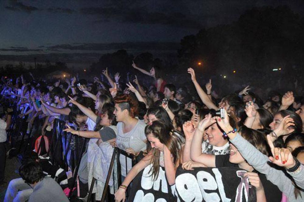  Unas 5.000 personas en el recital de "NTVG"