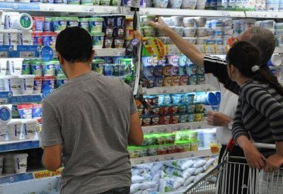El 26 no abren ni super ni otros comercios