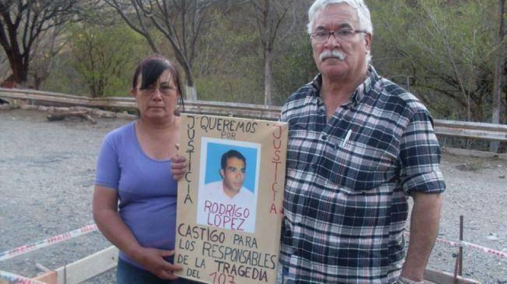 "La tragedia arruin� a cuatro familias y a�n no hay respuesta"