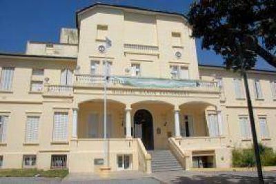 Los m�dicos del Hospital cargaron contra Lunghi: "nos toma el pelo"