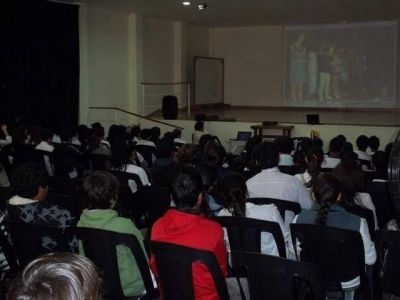  Referentes comunitarios y alumnos participaron de los talleres sobre prevenci�n de adicciones