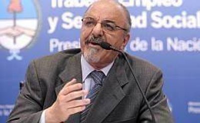 Tomada defendi� el Impuesto a las Ganancias pero no descart� elevar el m�nimo no imponible