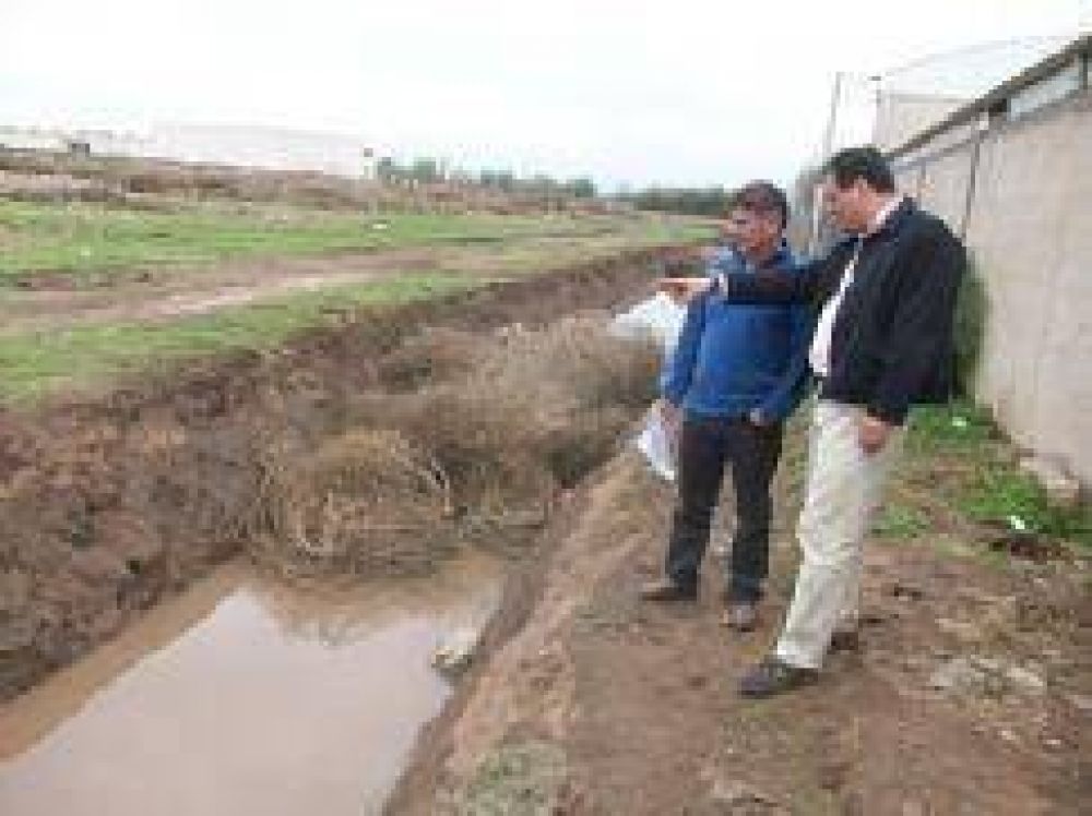 El desag�e a cielo abierto motiv� un pedido del PV