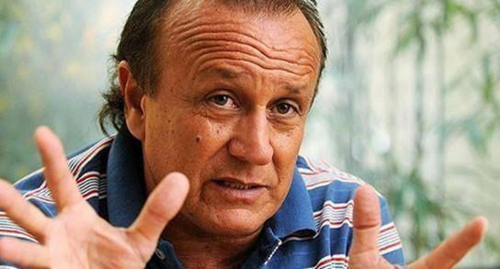 Del Sel denunci� intenci�n oficialista de "comprar votos"