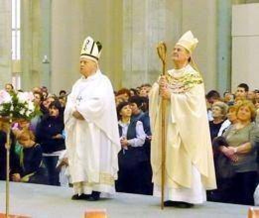 Entronizaron la Virgen del Rosario