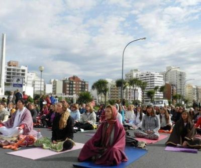 Se realiz� encuentro de Yoga y jornada de lucha contra el Mal de Alzheimer