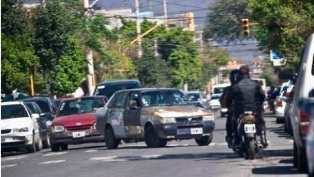 Proh�ben giro a la izquierda en G�emes y Sarmiento