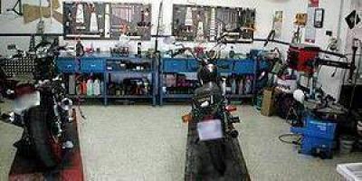 Muchas motos �duermen� en los talleres por falta de repuestos