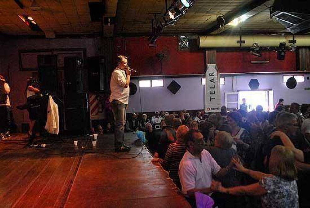 Los adultos mayores festejaron su d�a a pura diversi�n