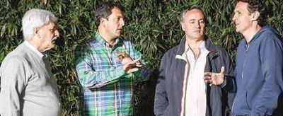 Intendentes "intiman" a Scioli: o cierra relleno, o lo clausuran