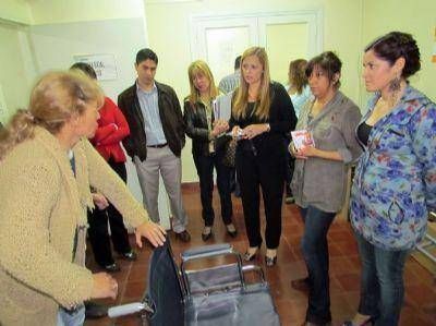 Entregan equipamiento para personas con discapacidad