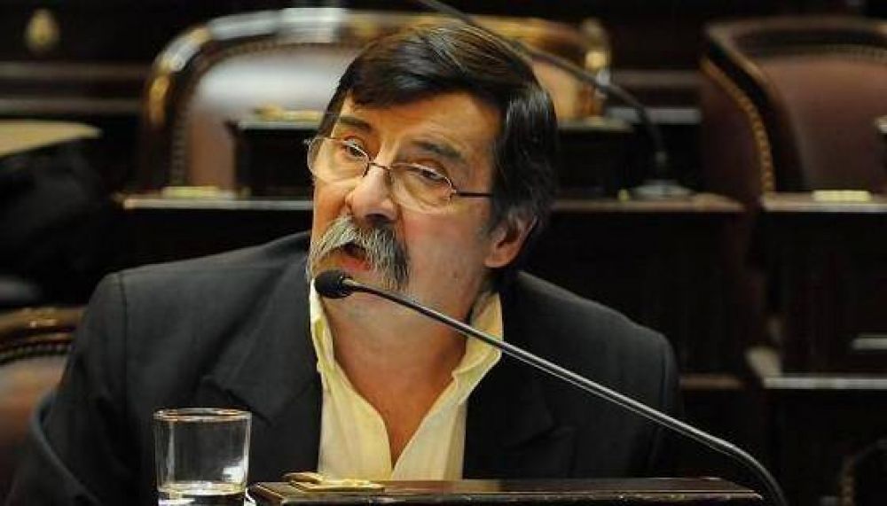 �Quieren ahogar a Peralta, y que la gente reaccione para sacarlo�