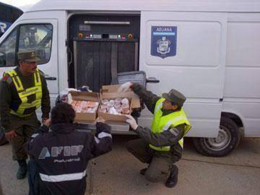 Incautan 12,8 kilos de coca�na cuyo destino era Caleta Olivia