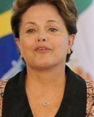 Rousseff analiza flexibilizar las leyes laborales